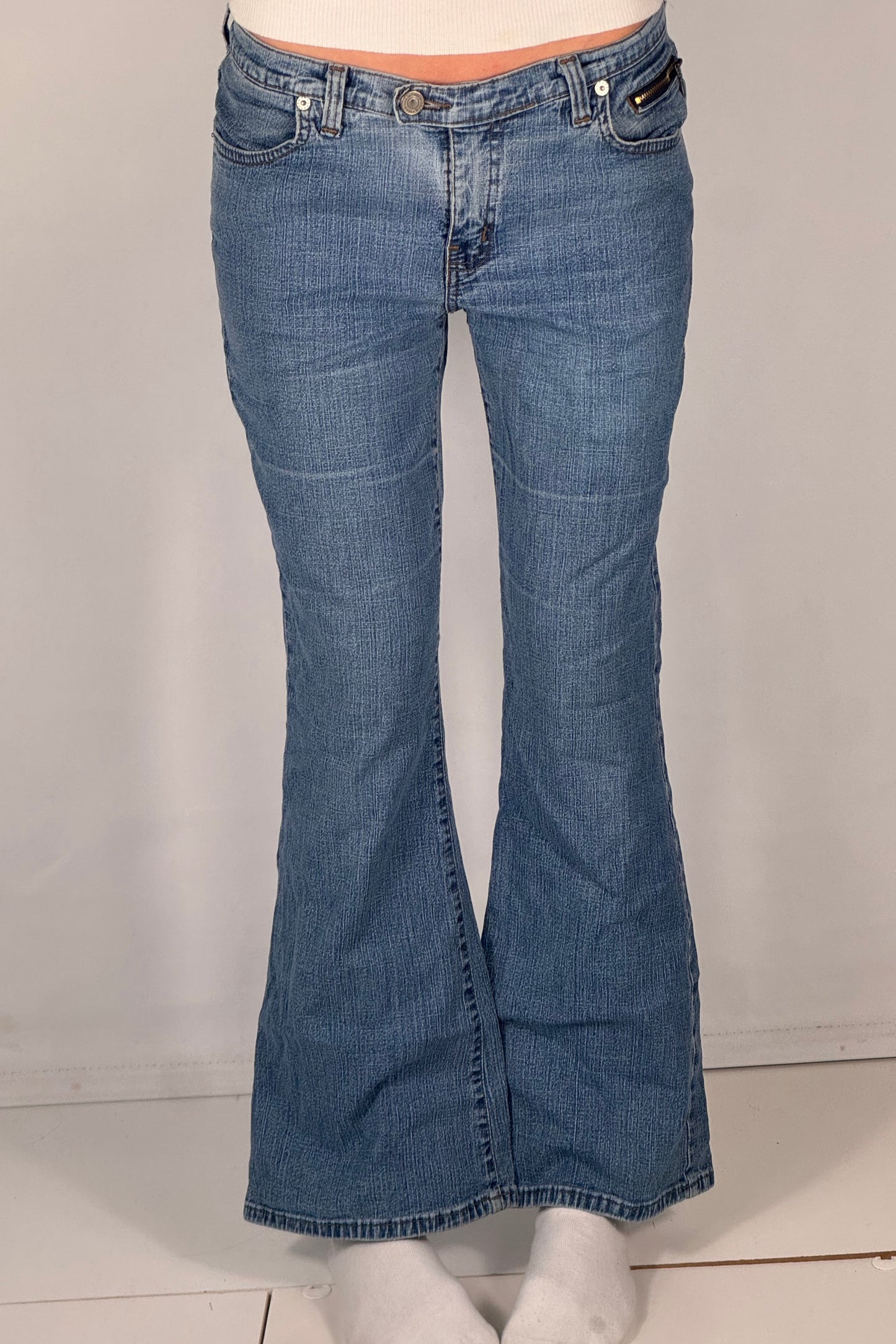Utsvingte jeans str: S