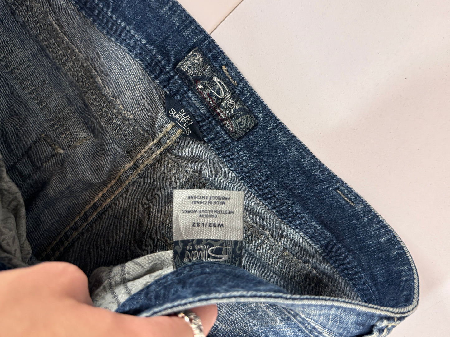 Utsvängda jeans stl: L