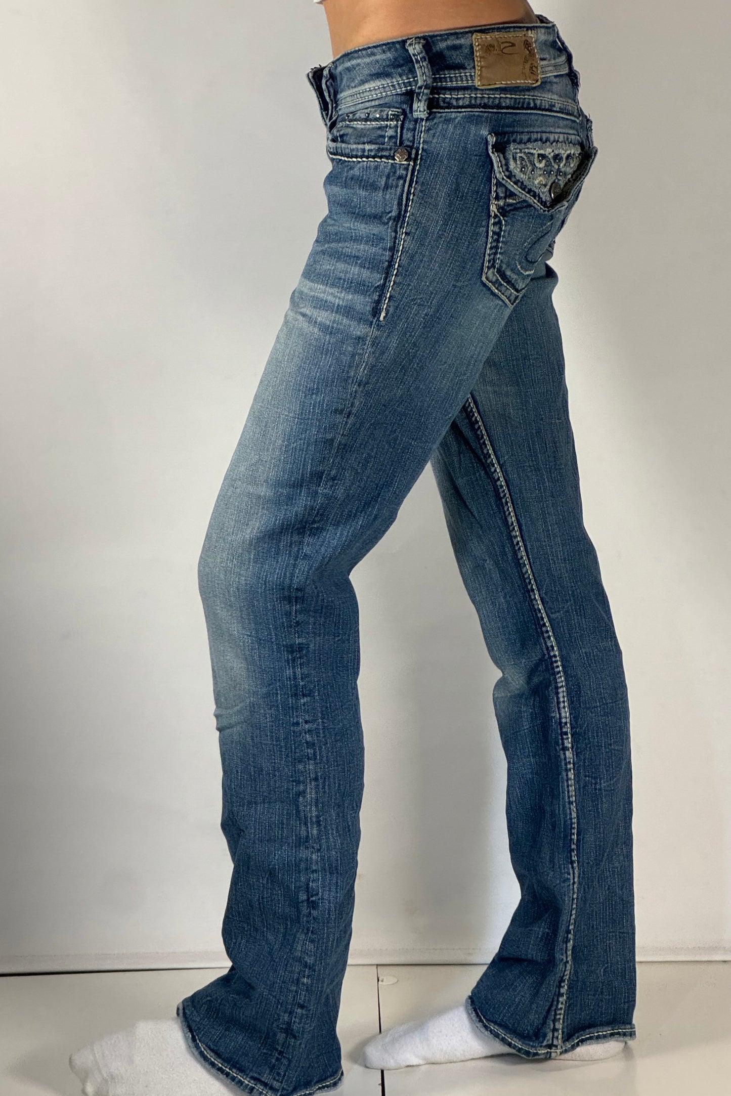 Utsvängda jeans stl: S