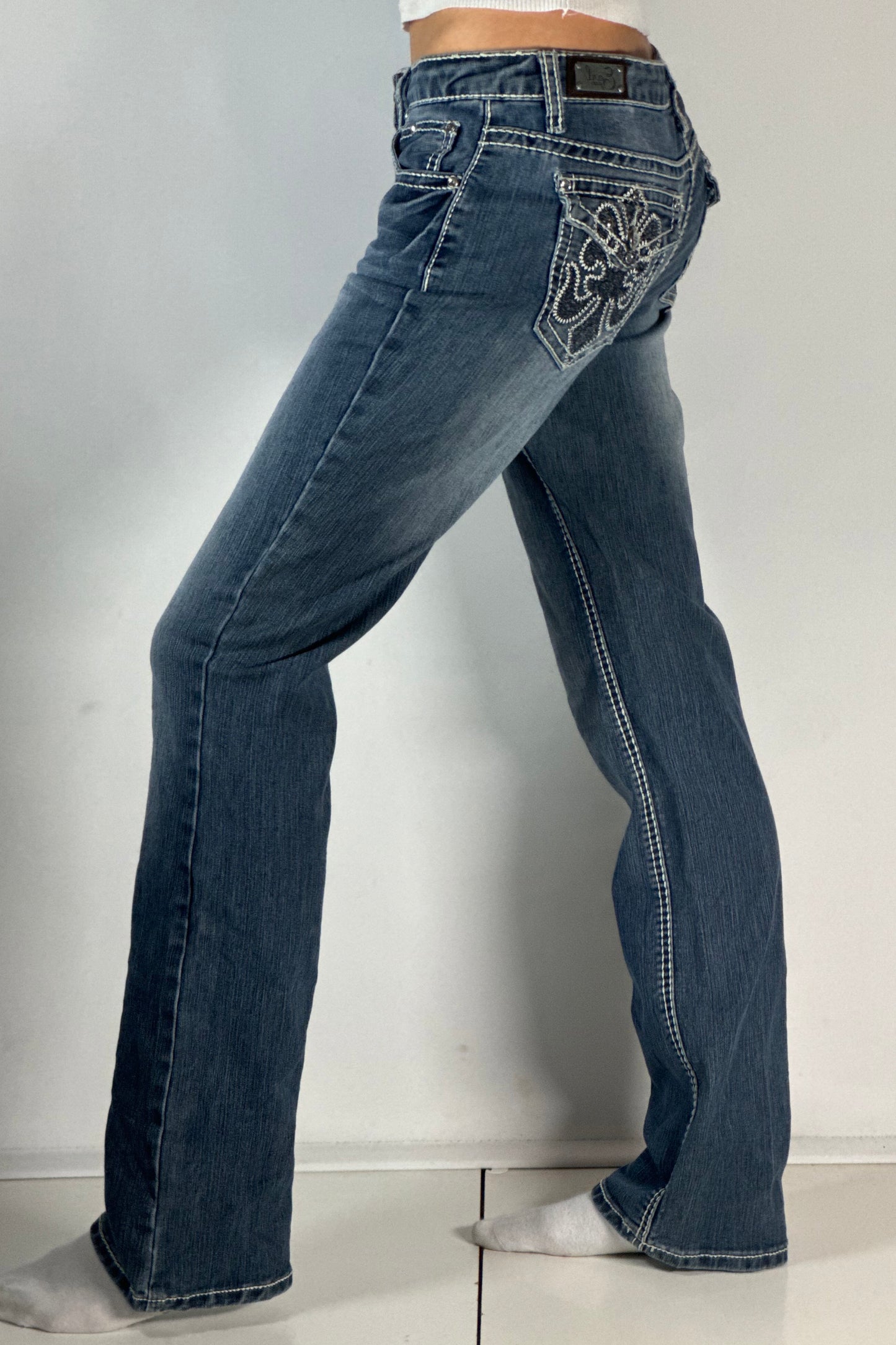 Utsvängda jeans stl: S