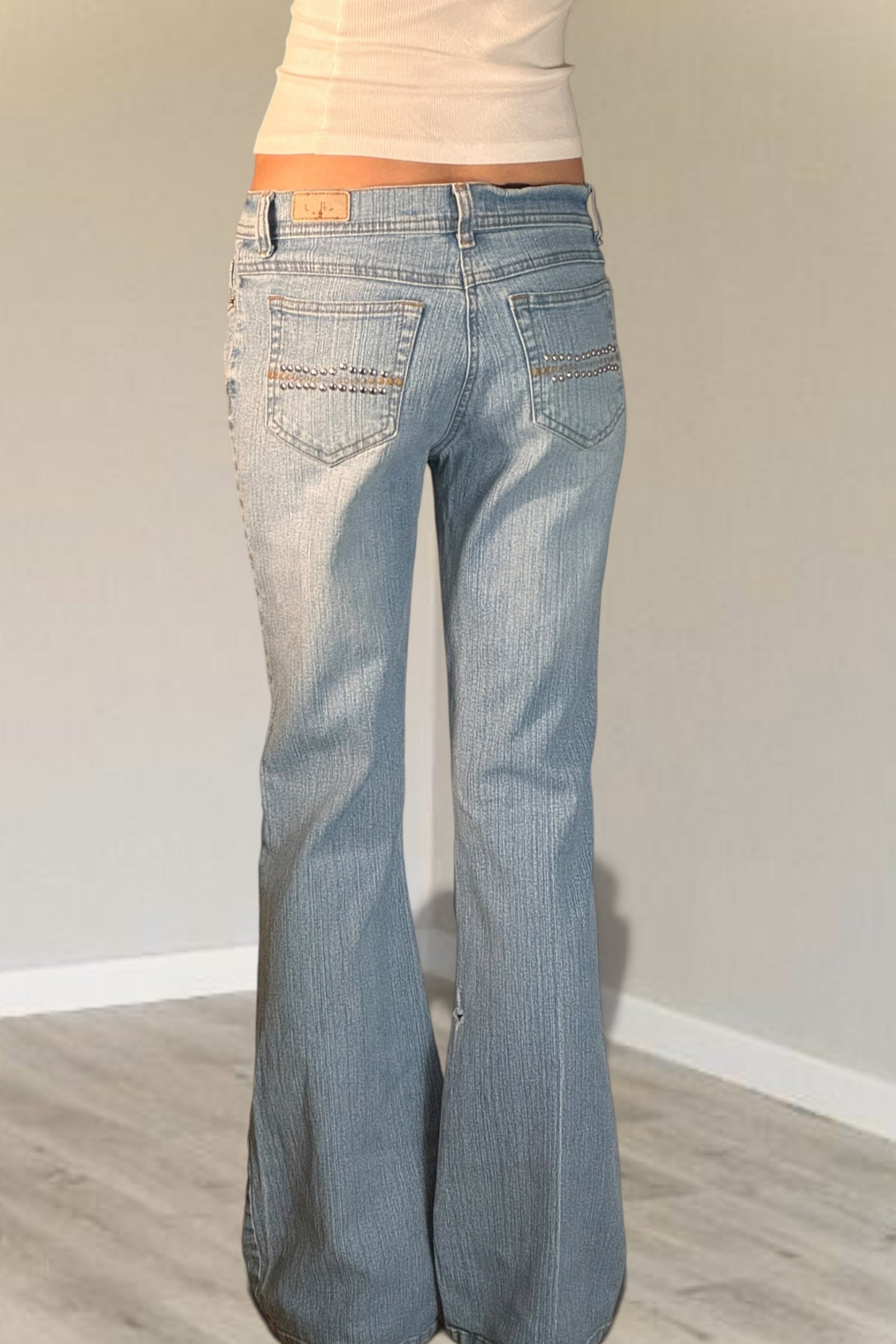 Low-waisted jeans size: XS
