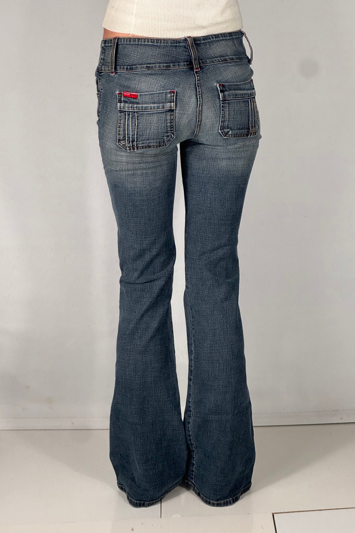 Utsvingte jeans str: XS
