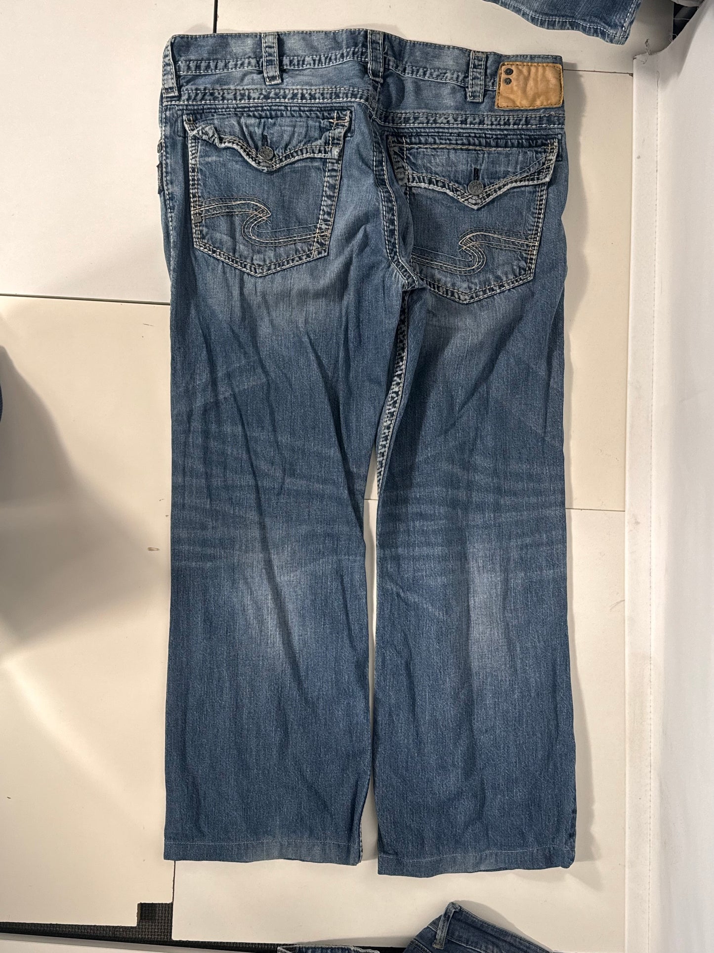Utsvängda jeans stl: XXL