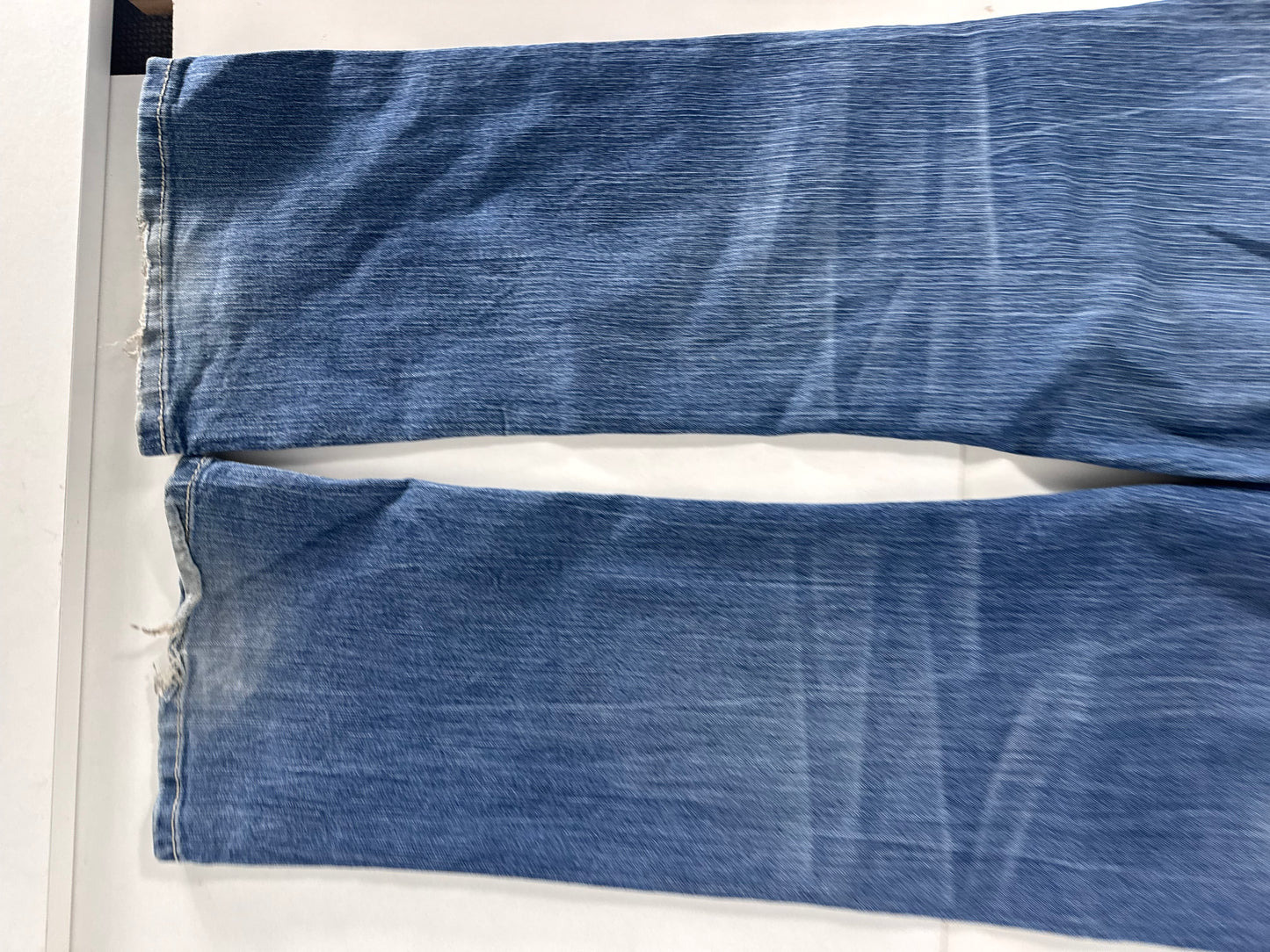 Utsvingte jeans str: M