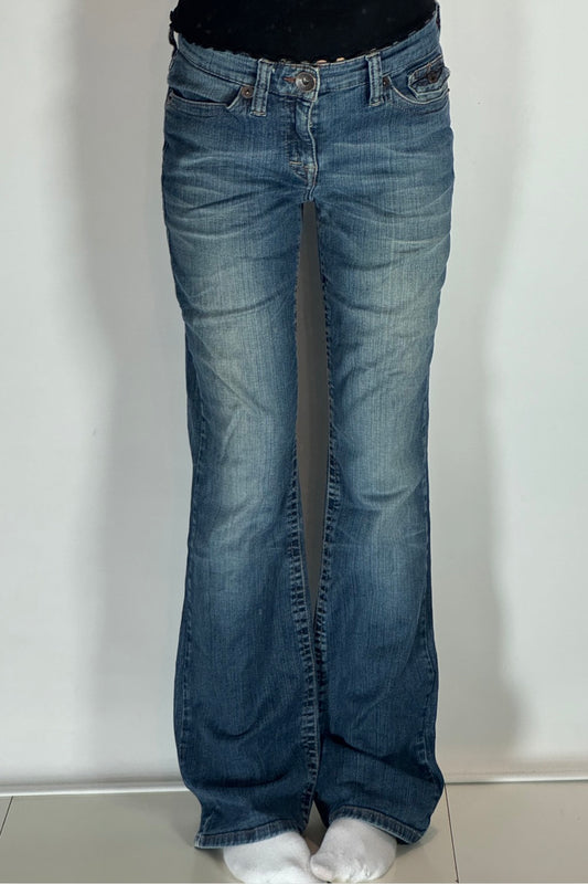 Utsvängda jeans stl: S/M