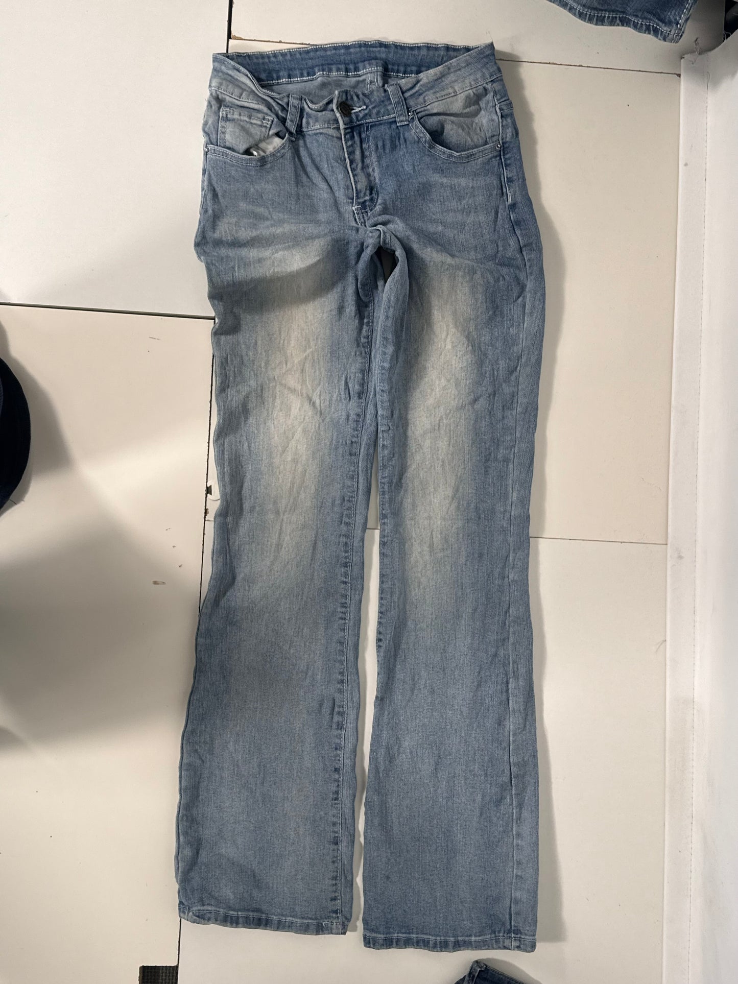 Utsvingte jeans str: XS