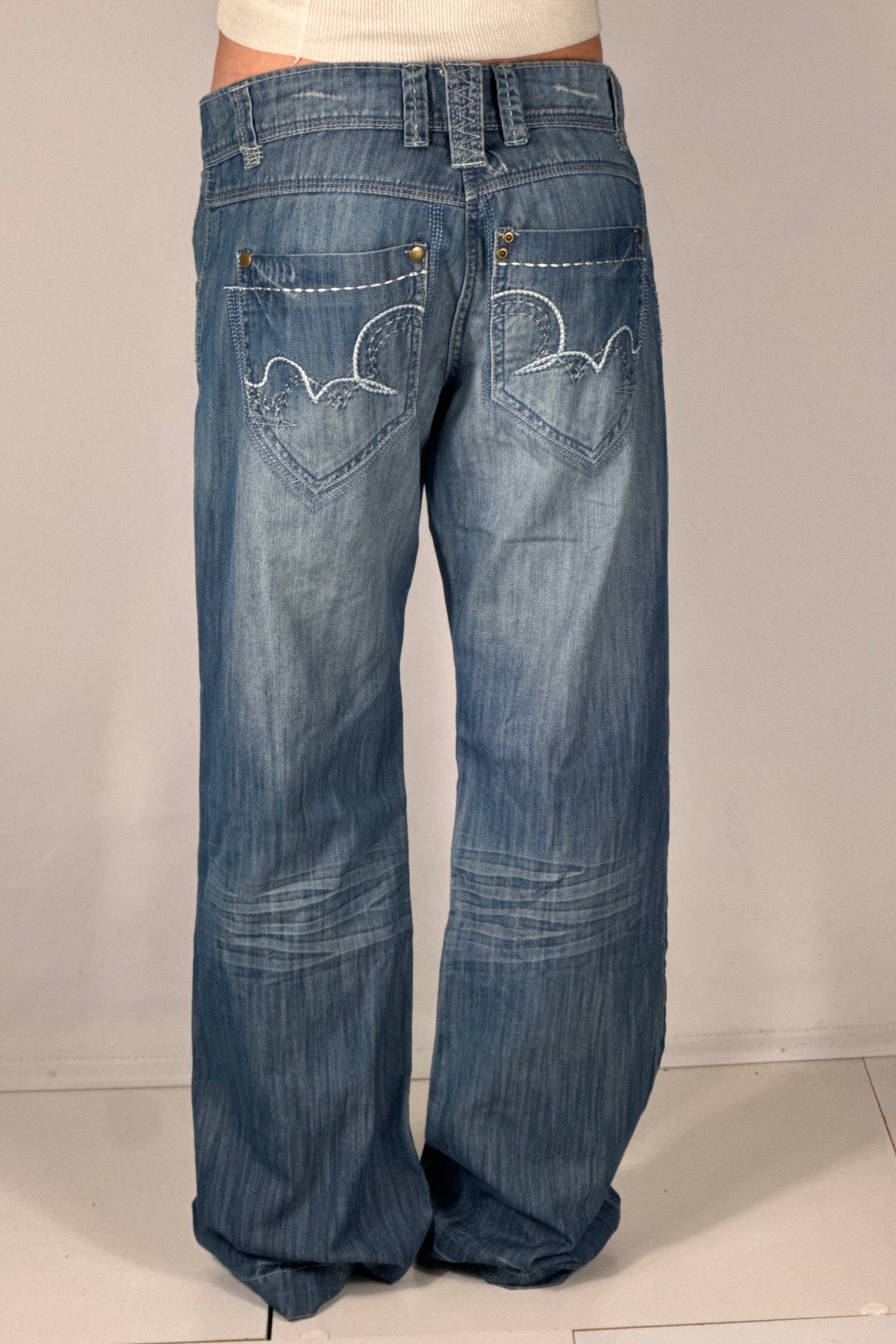 Utsvingte jeans str: M
