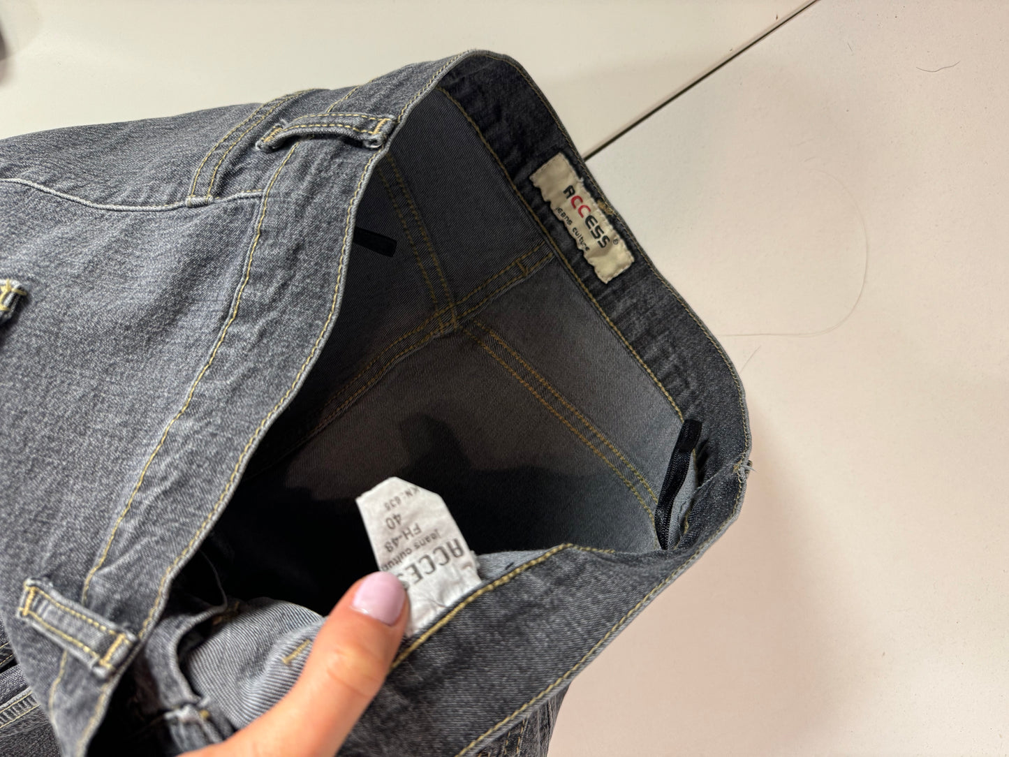 Utsvängda jeans stl: S