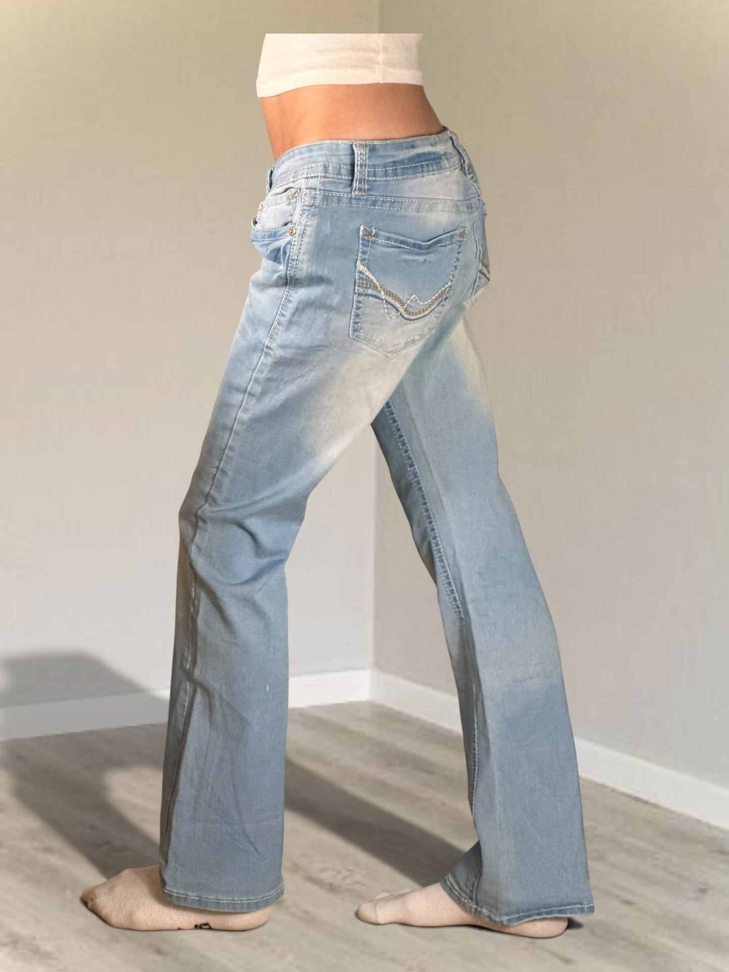 Low-rise jeans size: L