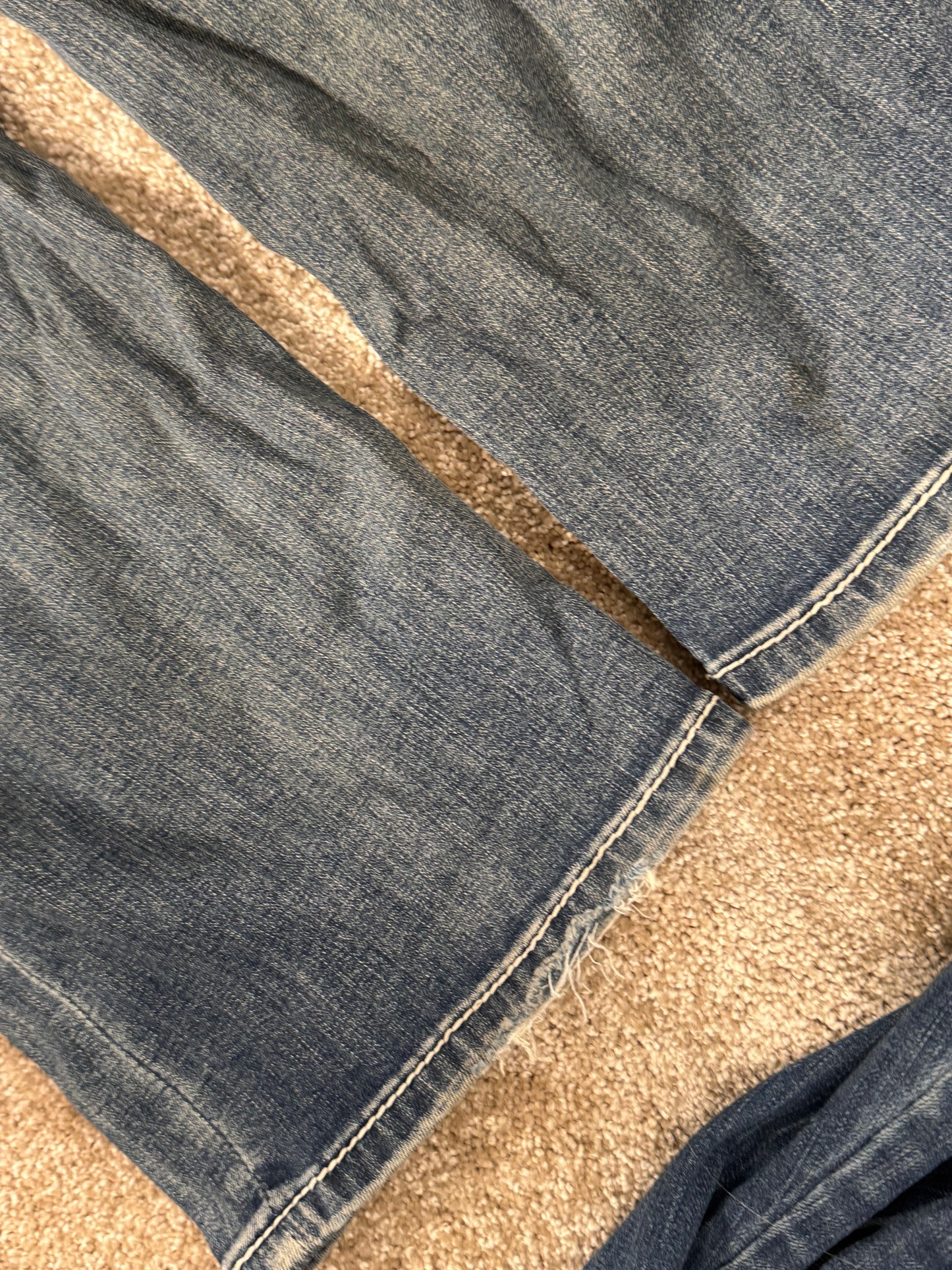 Utsvingte jeans str: S