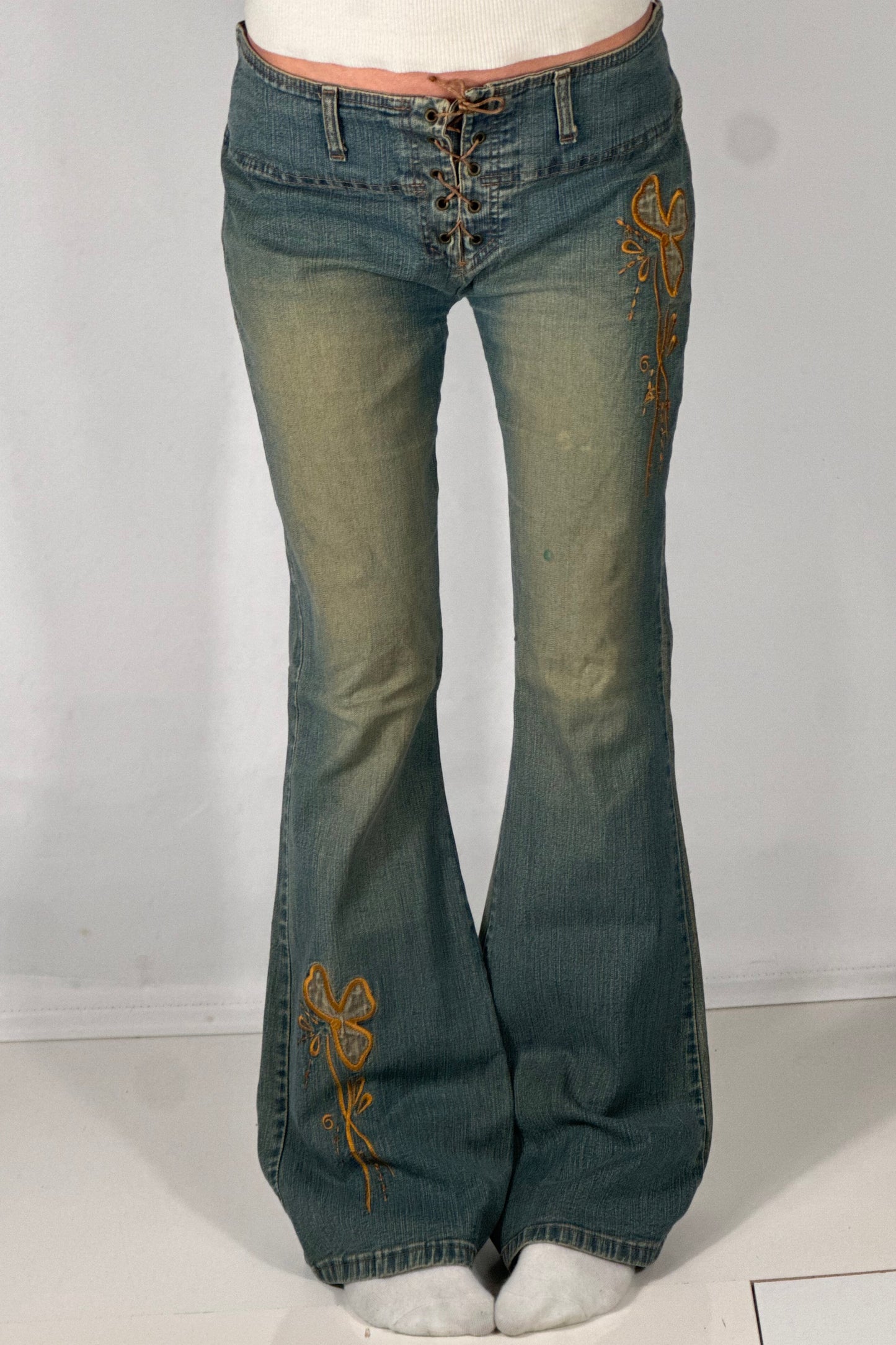 Utsvingte jeans str: M