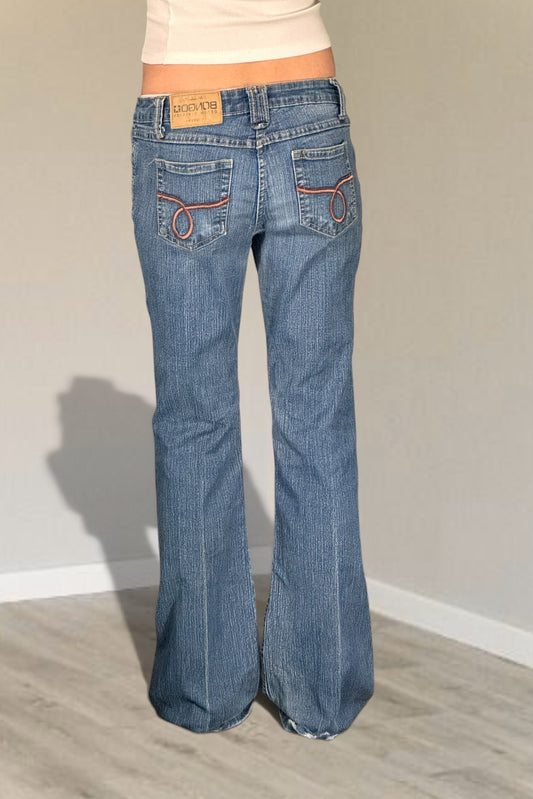 Utsvängda jeans stl: S