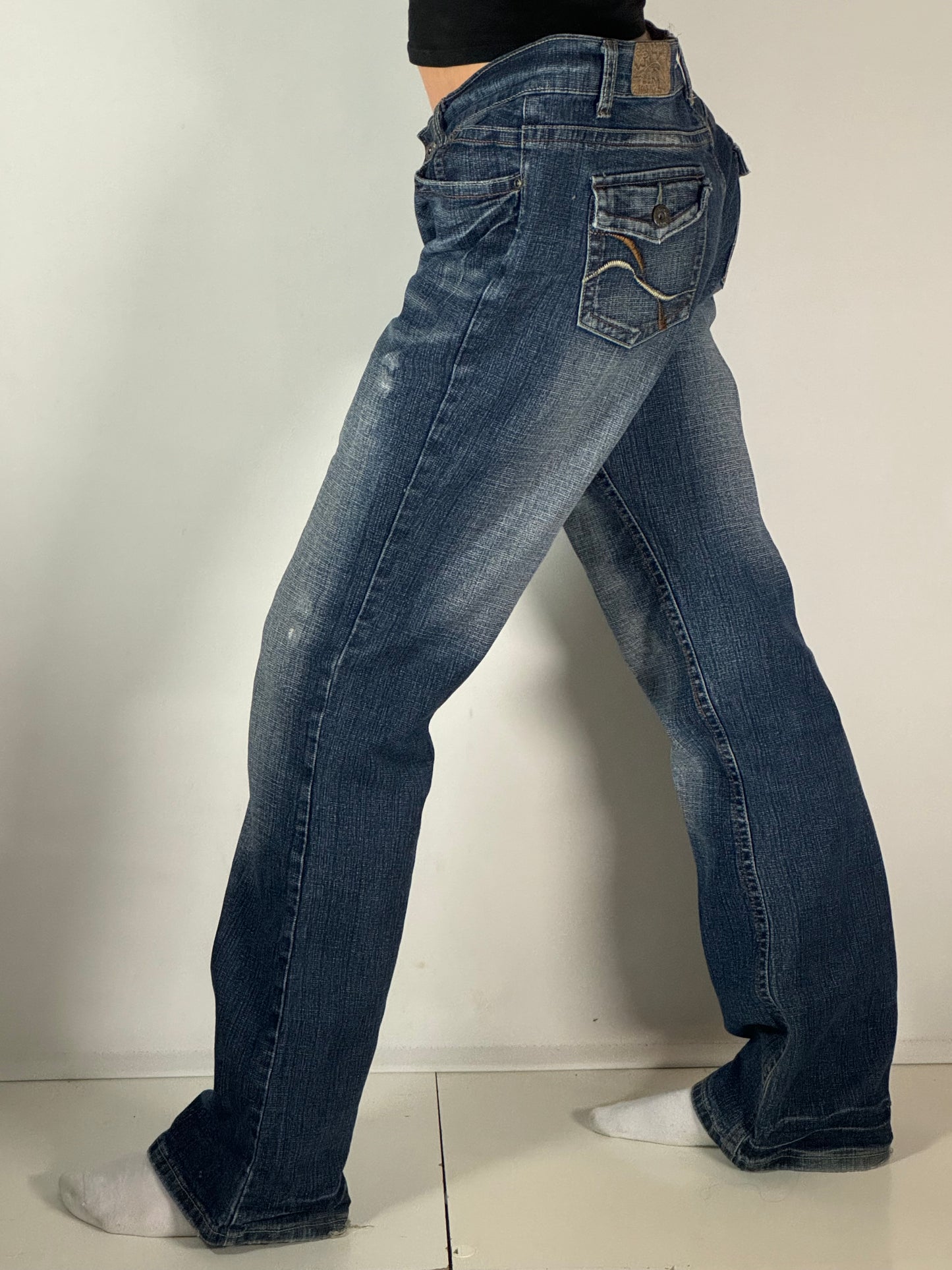 Utsvängda jeans stl: L