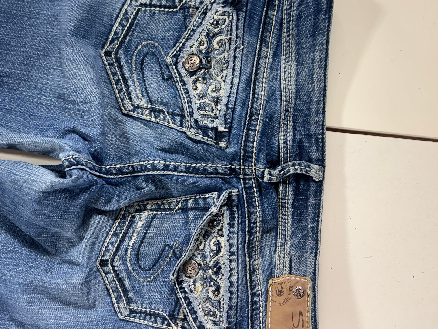 Utsvängda jeans stl: S