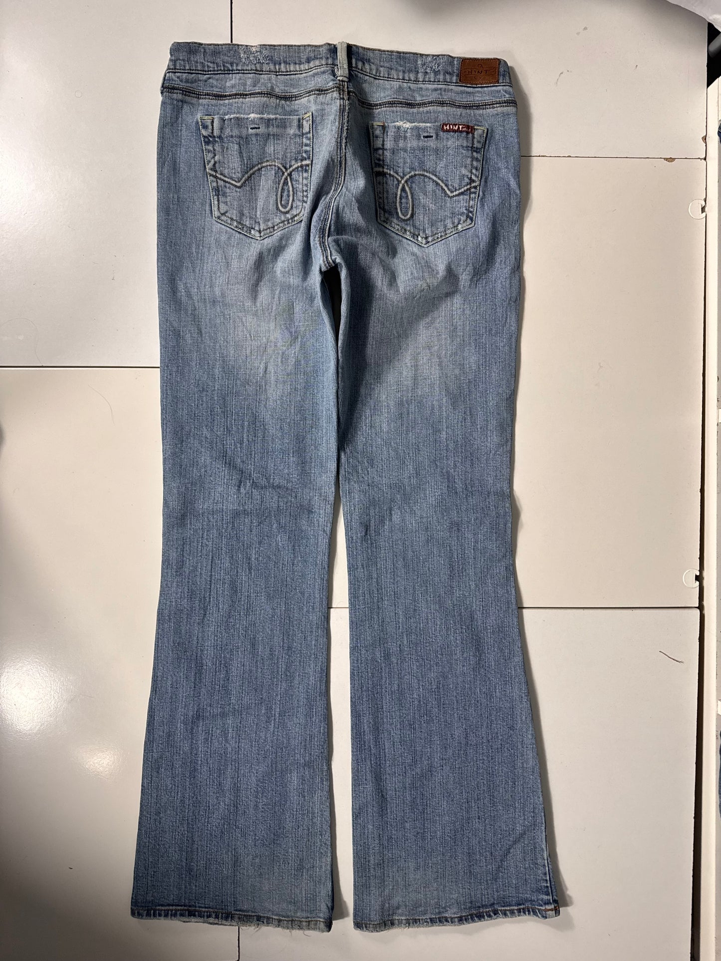 Utsvängda jeans stl: M