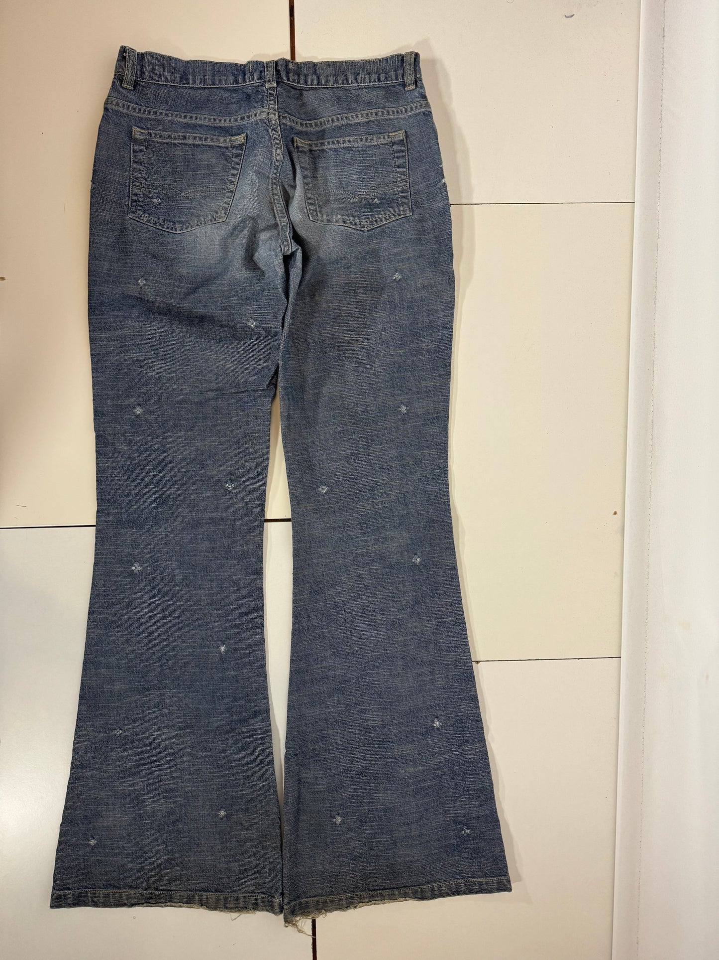 Utsvängda jeans stl: S