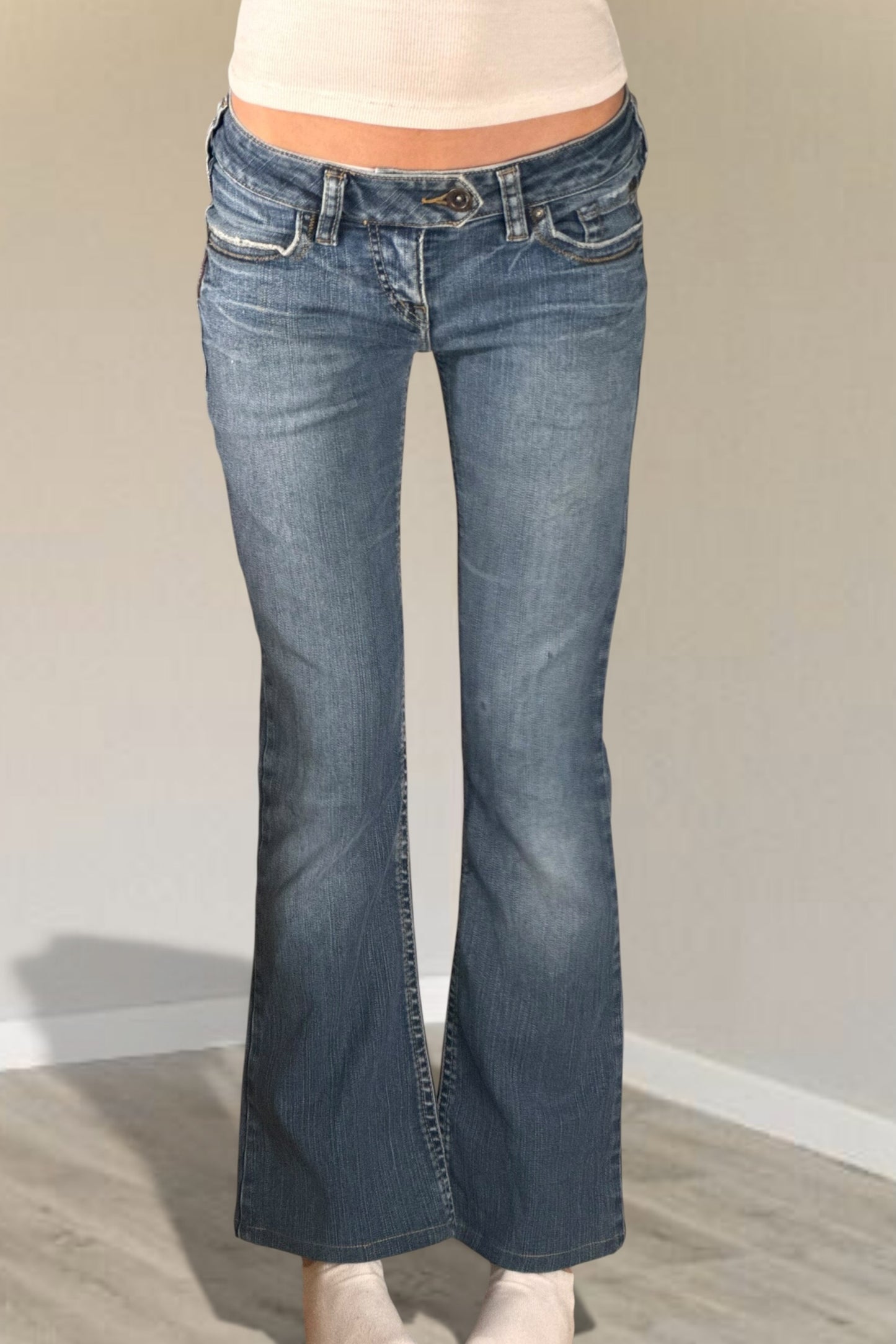 Low-rise jeans size: S
