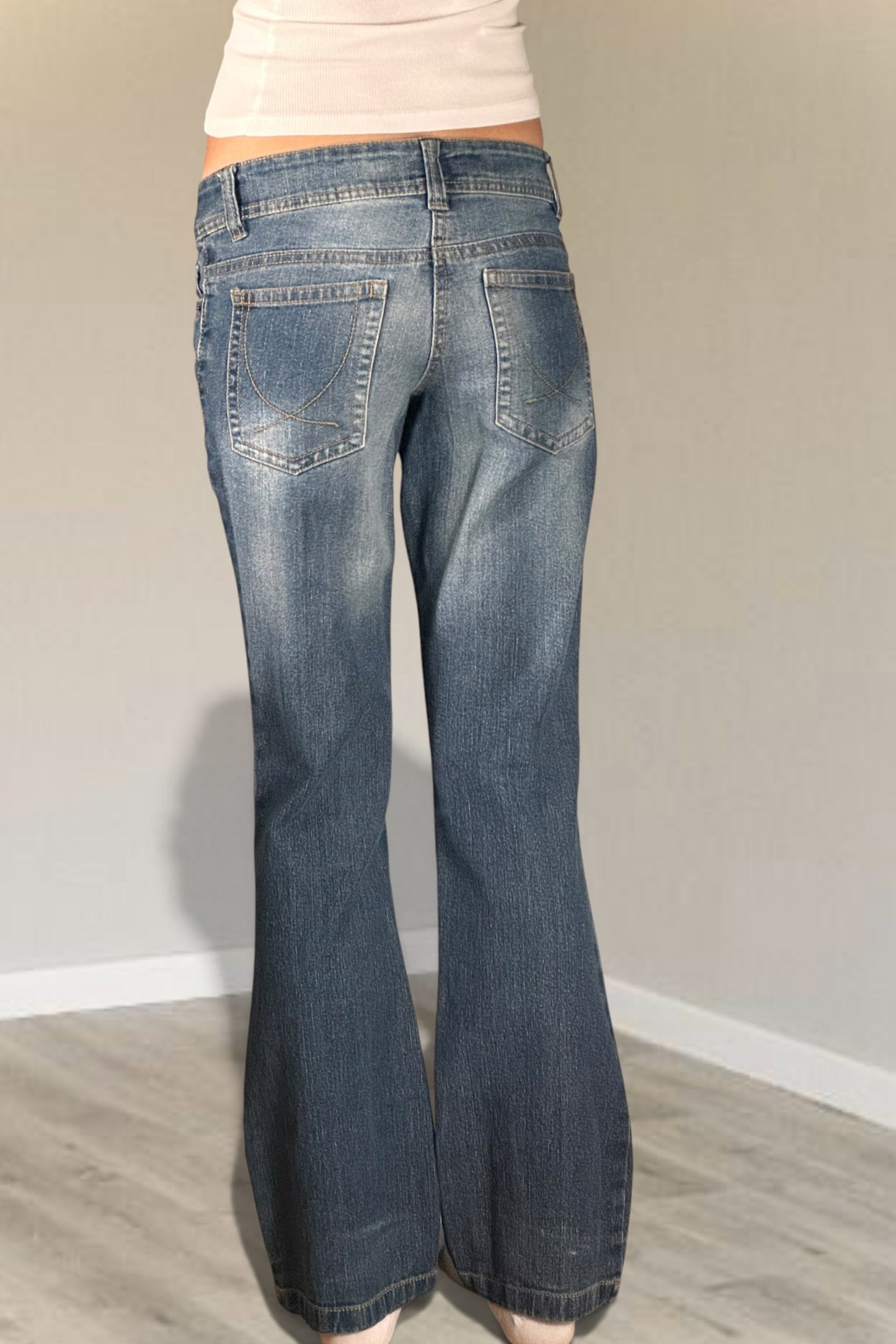 Low-rise jeans size: XS