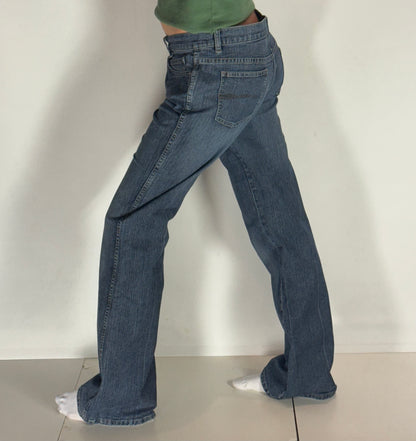 Utsvängda jeans–stl: M