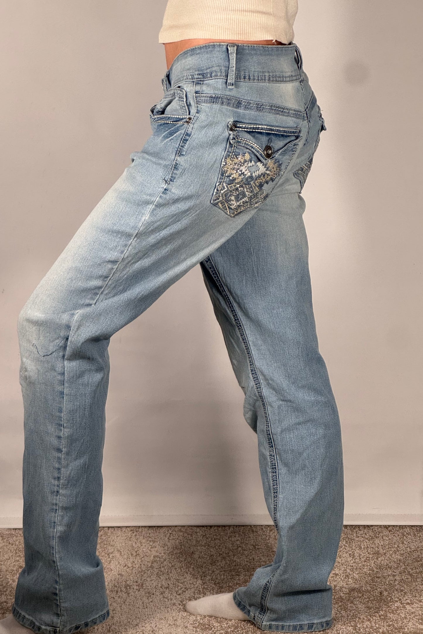 Utsvängda jeans stl: M